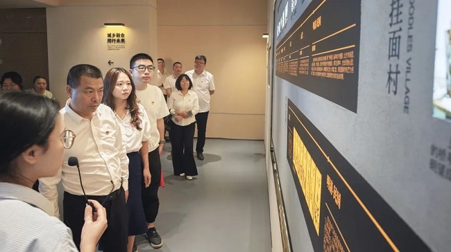 黨建標準化規范化提升行動丨公司黨支部開展“紅色基因鑄魂 中江實踐賦能” 結對共建主題黨日活動